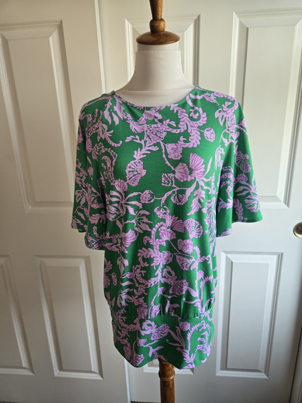 NWOT Lilly Pulitzer Green Top with Pink Floral Print